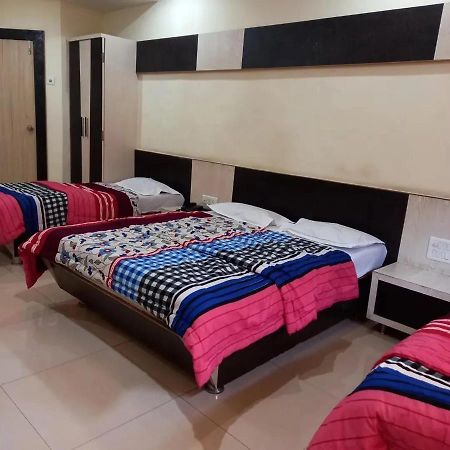 שירדי Sharan Hotel מראה חיצוני תמונה