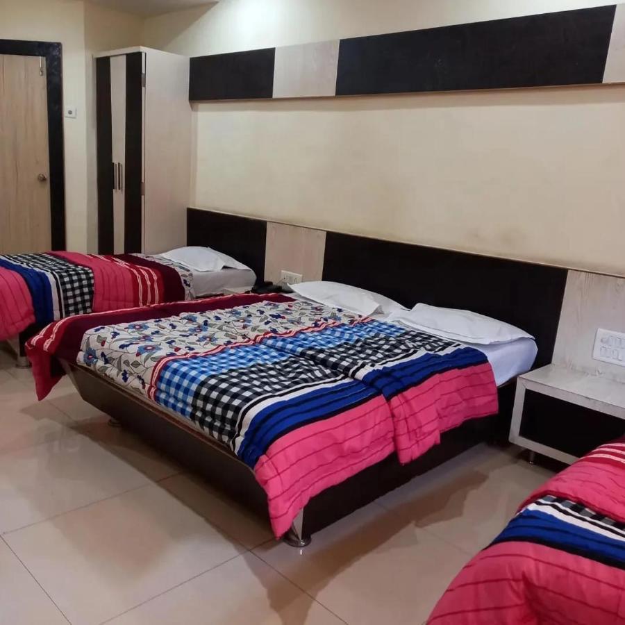 שירדי Sharan Hotel מראה חיצוני תמונה