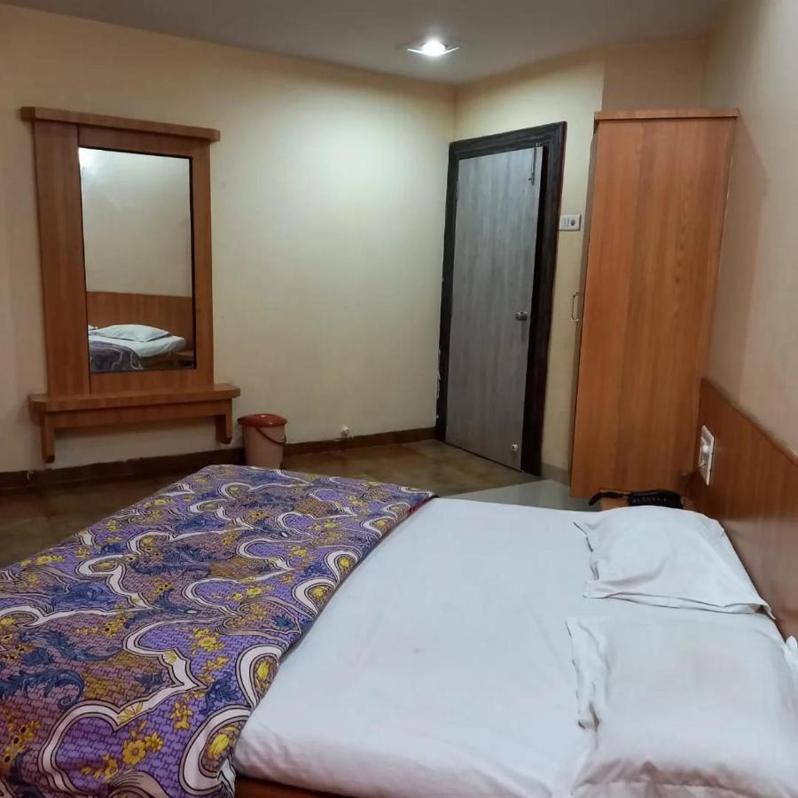 שירדי Sharan Hotel מראה חיצוני תמונה